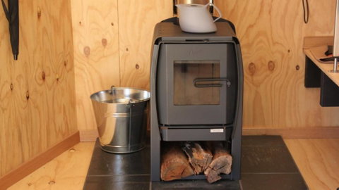 BAY Of FIRES ECO HUT Off Grid Experience At Binalong Bay - Australian Directory 5