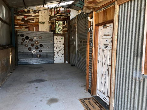 Bed In A Shed Vineyard Stay - Australian Directory 2