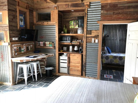 Bed In A Shed Vineyard Stay - Australian Directory 4