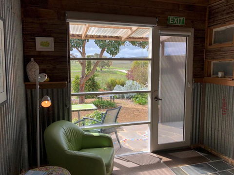 Bed In A Shed Vineyard Stay - Australian Directory 6