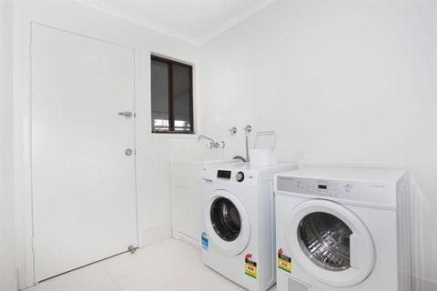 FABULOUS HOLIDAY HIDEAWAY COOLUM BEACH - Australian Directory 5