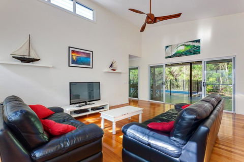 19 Satinwood Natures Retreat With A Bit Of Sandy Feet - Australian Directory 5