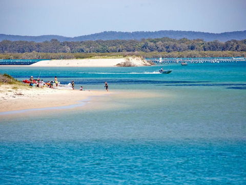 Champagne Court 1 With Water Views - Australian Directory 2