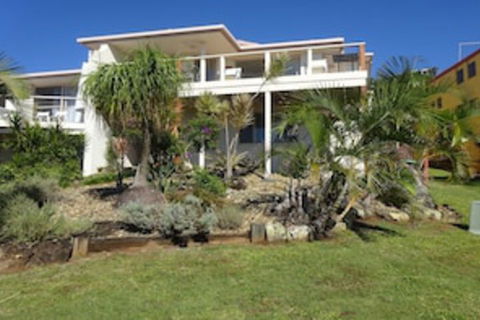 Pacific Rose Winter Holiday Special - Australian Directory 0