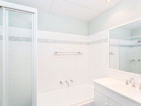 Castillo Del Mar 10 Lake View Roof Terrace With Spa - Australian Directory 6