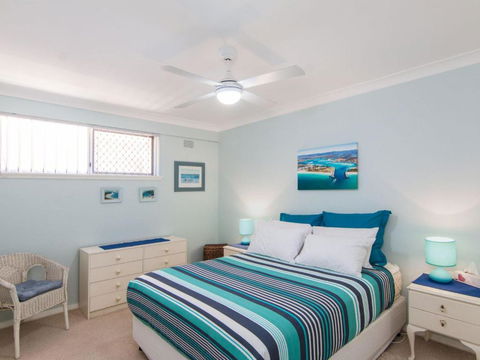 Fairholme 8 Perfect Lakefront Position - Australian Directory 1