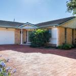 1 / 4 Huntly Close - Australian Directory 0