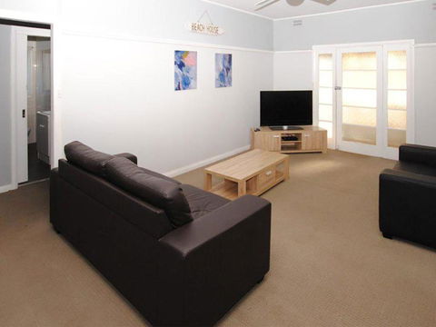 59 Wharf Street Opposite Bowling Club - Australian Directory 4