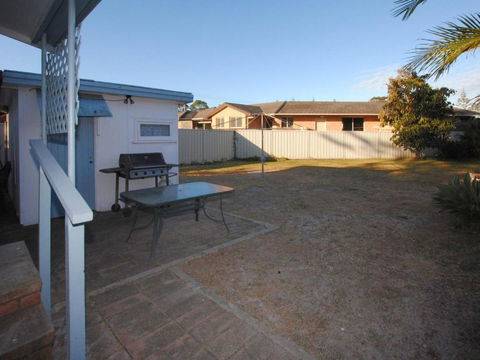 59 Wharf Street Opposite Bowling Club - Australian Directory 1