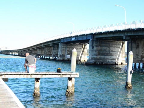 1 / 54 Parkes Airconditioned - Australian Directory 3