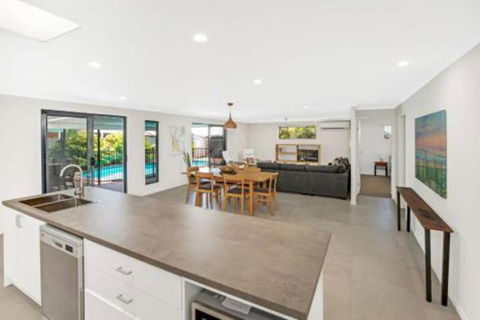 Sunyata Beach House Rainbow Beach Beachside Escape With A Pool Pet Friendly & Wi Fi - Australian Directory 6