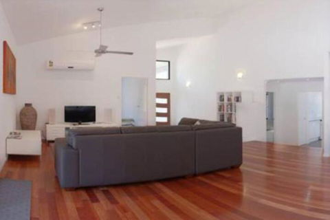 33 Esprit Drive Rainbow Shores Style Comfort & Relaxation Pets Welcome Pool - Australian Directory 5