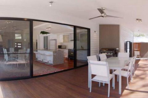 33 Esprit Drive Rainbow Shores Style Comfort & Relaxation Pets Welcome Pool - Australian Directory 4