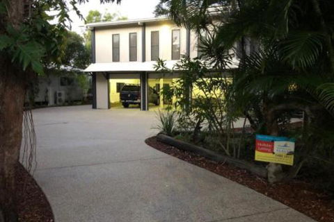 25 Naiad Court Rainbow Shores The Ultimate Beachside Executive Property Air Conditioned - Australian Directory 0