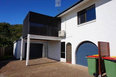 2 29 Rumbalara Avenue Rainbow Beach Bring Your Dog Or Your Cat Or Bring Both Free Wi Fi - Australian Directory 2
