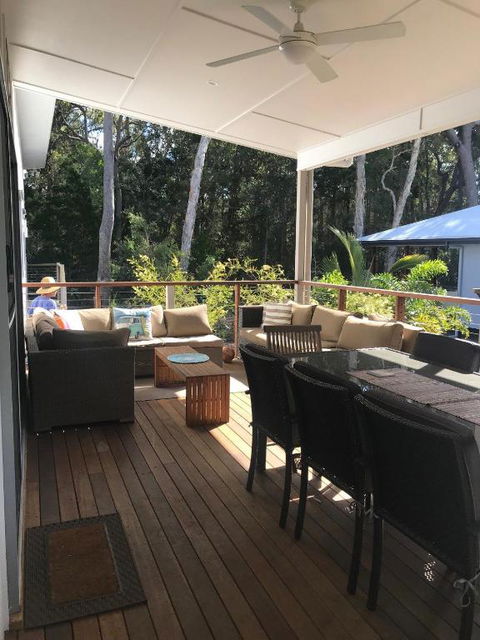 15 Esprit Drive Rainbow Shores Gorgeous Modern Beach House - Australian Directory 5