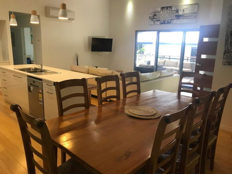 15 Esprit Drive Rainbow Shores Gorgeous Modern Beach House - Australian Directory 1
