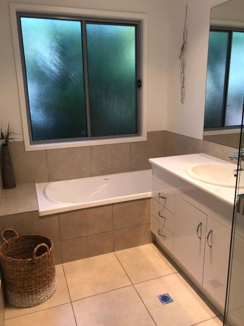 15 Esprit Drive Rainbow Shores Gorgeous Modern Beach House - Australian Directory 2