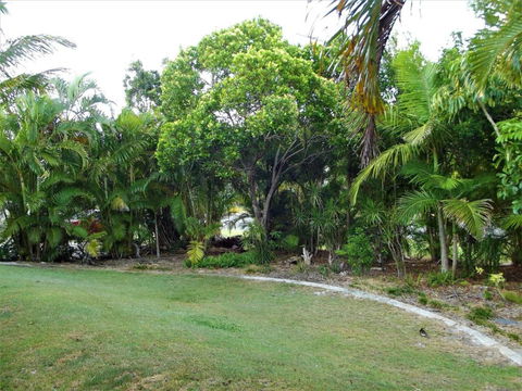 27 Carlo Road Rainbow Beach Affordable Family Beach House - Australian Directory 1