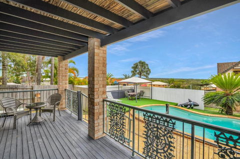 1 33 Tingira Close Rainbow Beach Gorgeous Ocean Views Swimming Pool Air Conditioning - Australian Directory 5