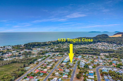 1 33 Tingira Close Rainbow Beach Gorgeous Ocean Views Swimming Pool Air Conditioning - Australian Directory 6