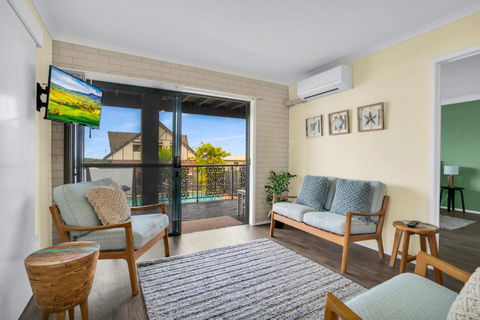 1 33 Tingira Close Rainbow Beach Gorgeous Ocean Views Swimming Pool Air Conditioning - Australian Directory 3