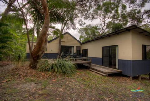 8 Orania Court Rainbow Shores Privacy Peace & Quiet - Australian Directory 1