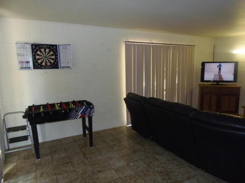 The Red Piranha Rainbow Beach Close To Everything Air Con & Pet Friendly - Australian Directory 1