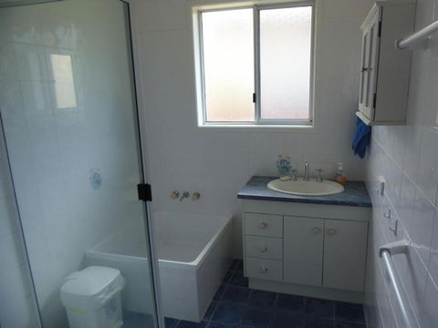 The Red Piranha Rainbow Beach Close To Everything Air Con & Pet Friendly - Australian Directory 3