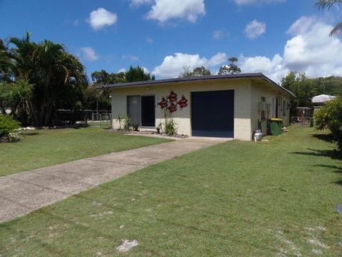 The Red Piranha Rainbow Beach Close To Everything Air Con & Pet Friendly - Australian Directory 6