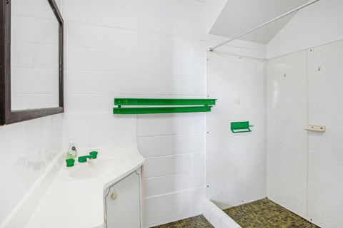 40 Rumbalara Avenue Rainbow Beach Entertain On The Spacious Verandah Overlooking Beautiful Rainbow Beach - Australian Directory 6