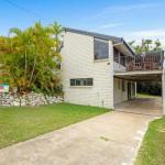 40 Rumbalara Avenue Rainbow Beach Entertain On The Spacious Verandah Overlooking Beautiful Rainbow Beach - Australian Directory 0