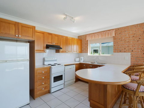 Grand Pacific 1 Unit 1 - Australian Directory 4
