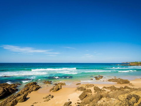 81 Dalmeny Drive Beach House - Australian Directory 1