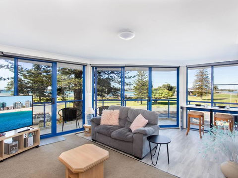 Heritage 202 Overlooking The Water - Australian Directory 2