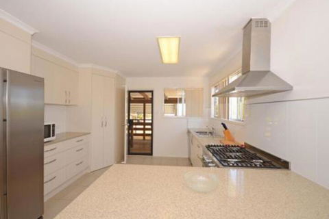 Holiday In Style Hervey Bay - Australian Directory 6