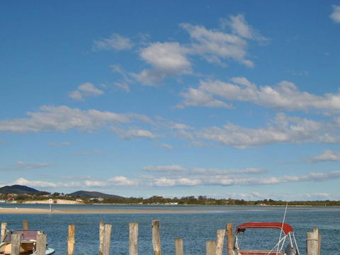 Fairholme 5 Opposite Lake - Australian Directory 3