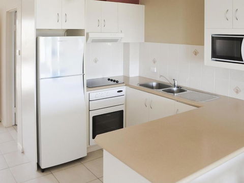 Fairholme 5 Opposite Lake - Australian Directory 5