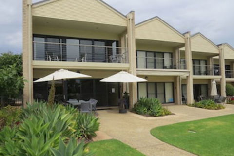 Elsinor Townhouse 10 Mulwala - Australian Directory 0