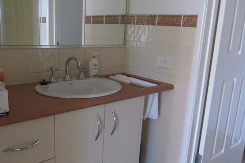 Elsinor Townhouse 10 Mulwala - Australian Directory 6