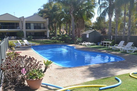 Elsinor Townhouse 10 Mulwala - Australian Directory 2