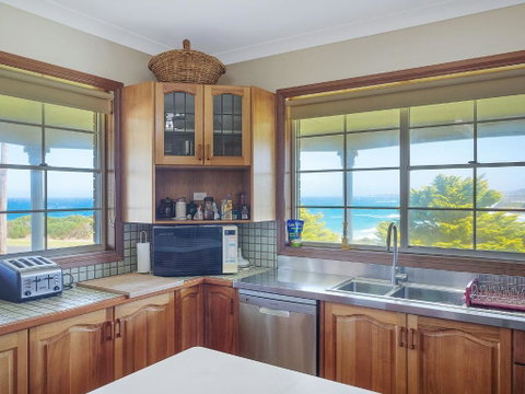 120 Ocean Parade Dalmeny - Australian Directory 1