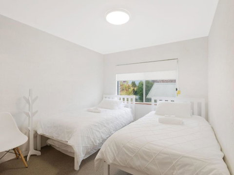Sapphire Waters Unit 3 - Australian Directory 5