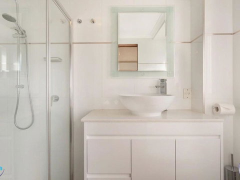 Sapphire Waters Unit 3 - Australian Directory 1