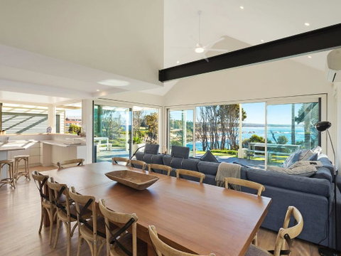 Dollini Ocean (Unit 1) - Australian Directory 1