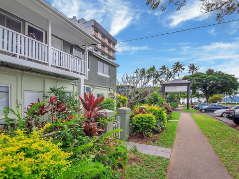 Easy Going Holiday Unit On McKenzie MK5 - Australian Directory 0
