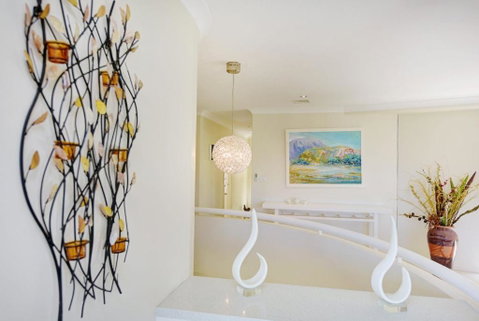 BEACHSIDE MANOR Walk To The Beach - Australian Directory 1