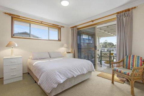 Malibu Magic Bawley Point - Australian Directory 6