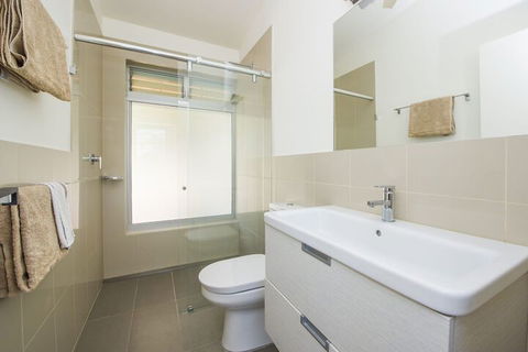 Headland Hideaway - Australian Directory 4