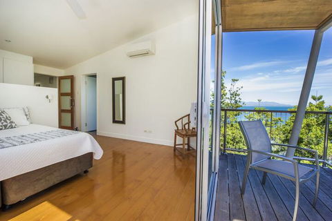 Headland Hideaway - Australian Directory 5